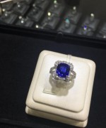 4.16 ct 斯里蘭卡藍寶石重鑽豪鑲戒指